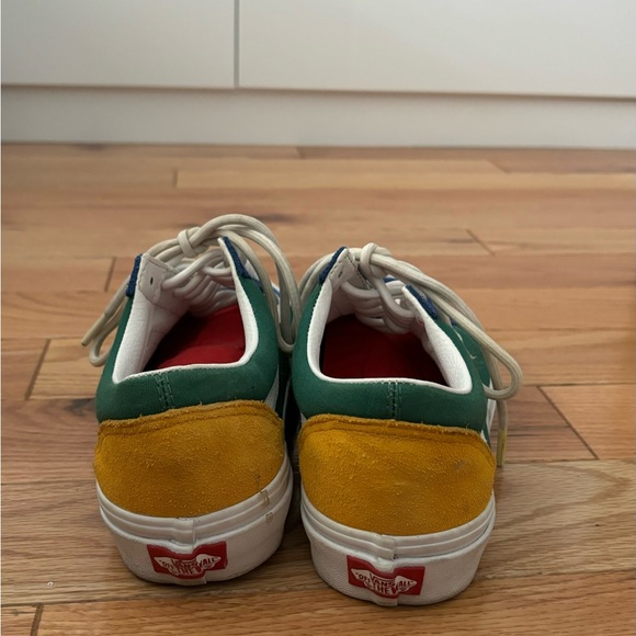 Vans - Picture 3 of 4